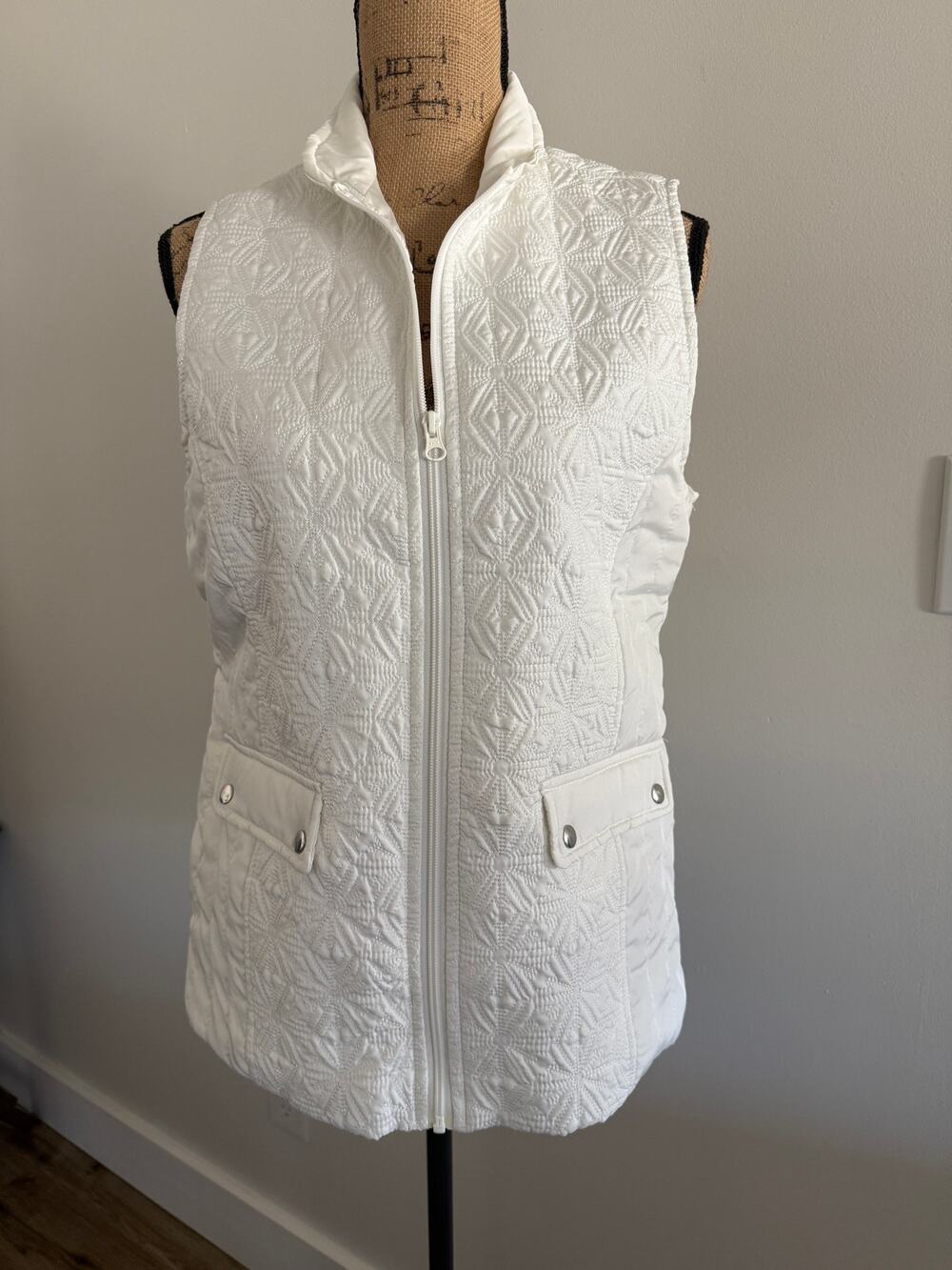 Kim Rogers Embroidered White Vest Size Medium